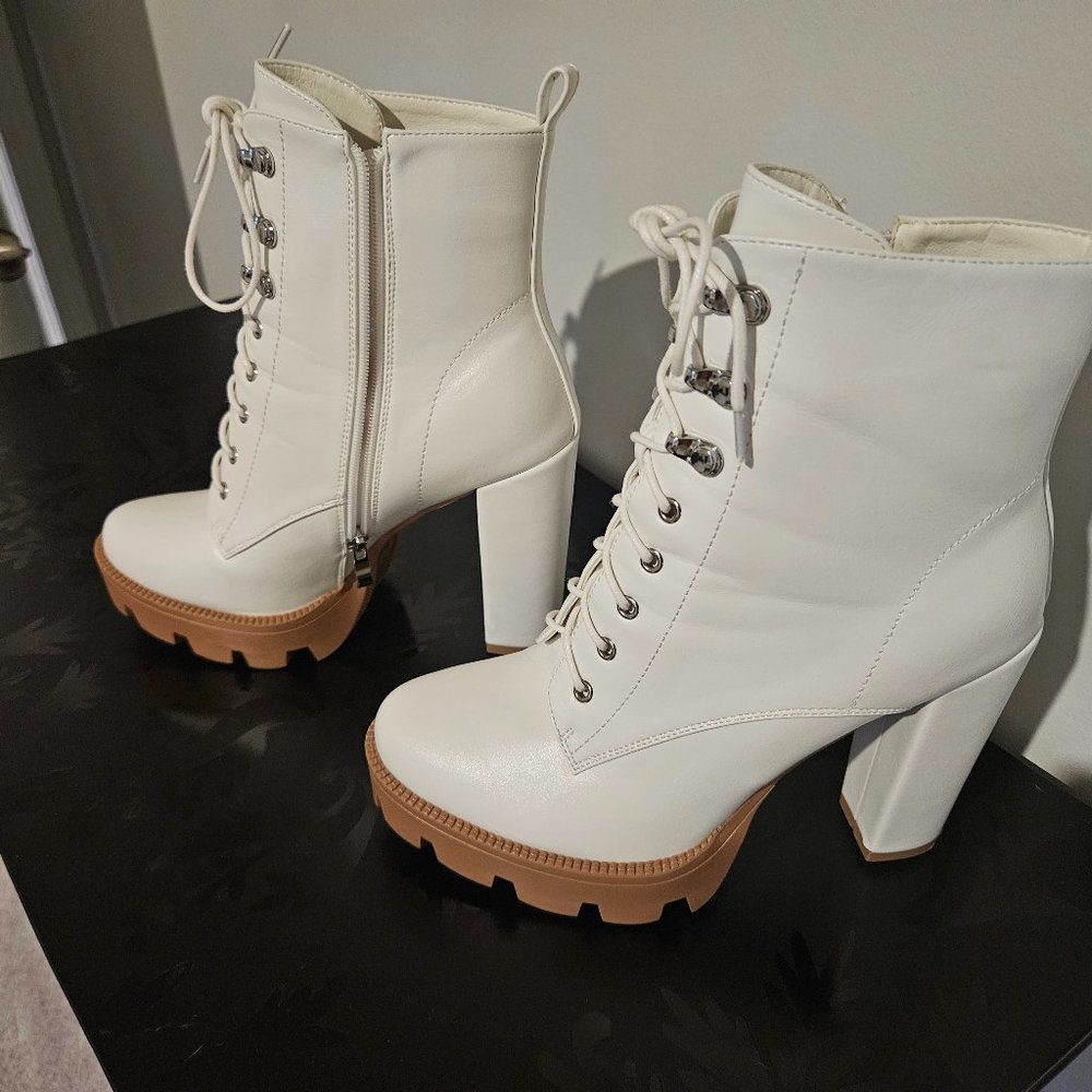 Wetkiss womens size 11